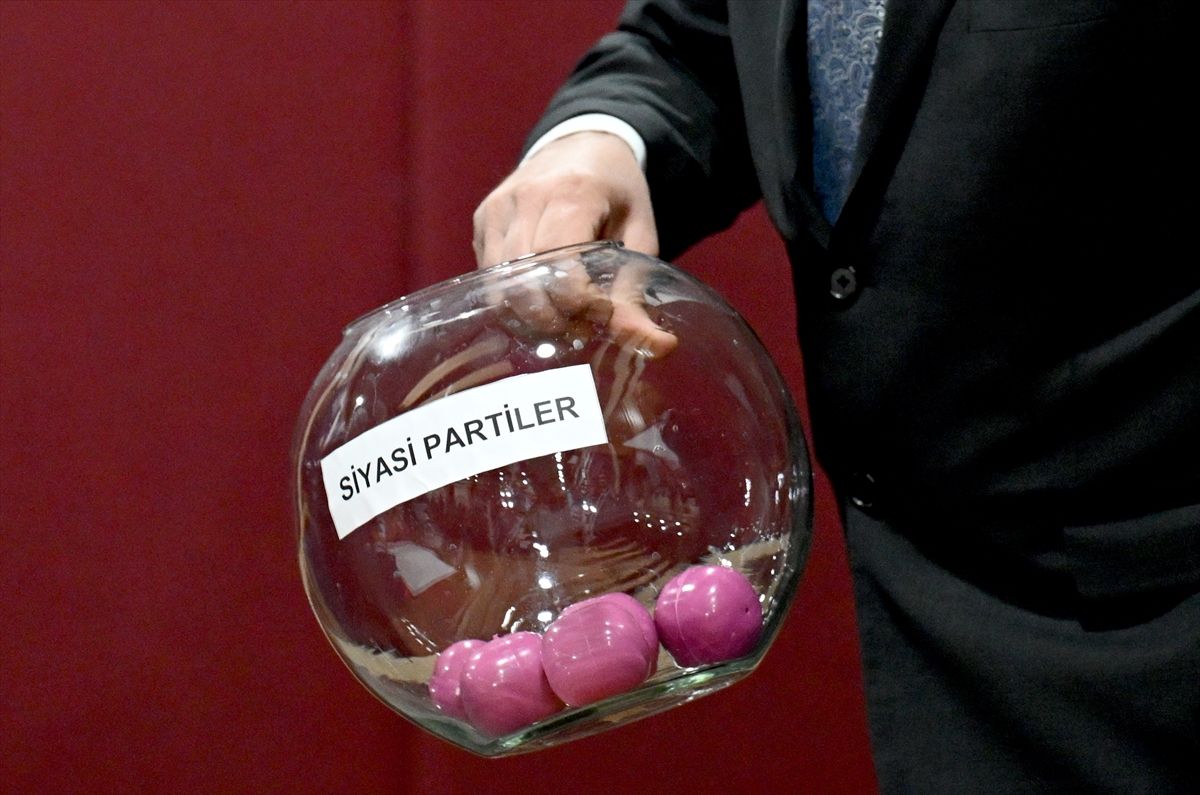 6 beldede 7 Haziran\'da yapılacak ara seçimlere katılacak partilerin oy pusulasındaki yerleri belirlendi