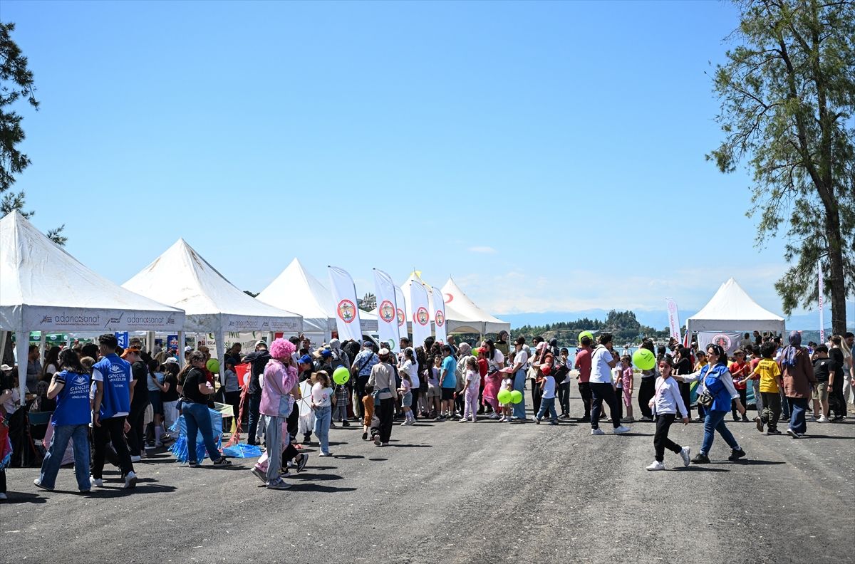 Adana Uçurtma Şenliği Renklendi