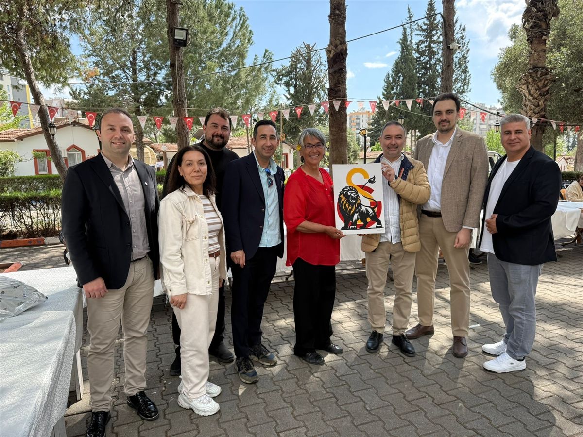Adana Galatasaray Taraftarlar Derneği üyeleri huzurevi sakinleriyle buluştu