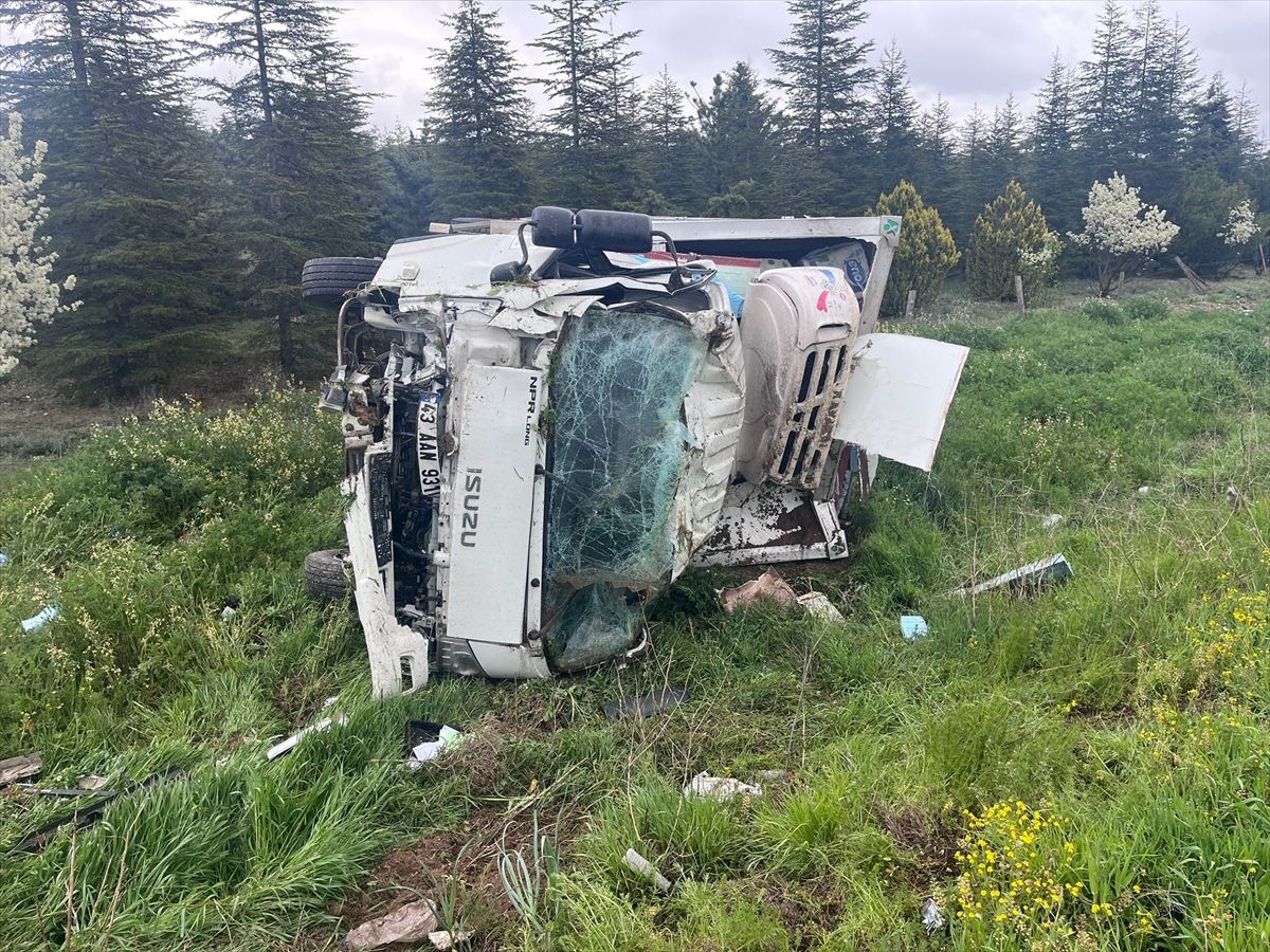 Afyonkarahisar\'da Trafik Kazası: 6 Yaralı