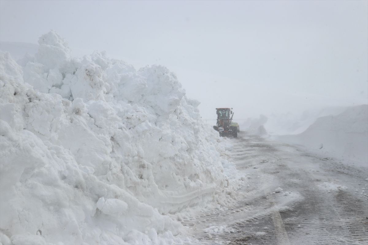 Ağrı\'da Karla Mücadele Çalışmaları