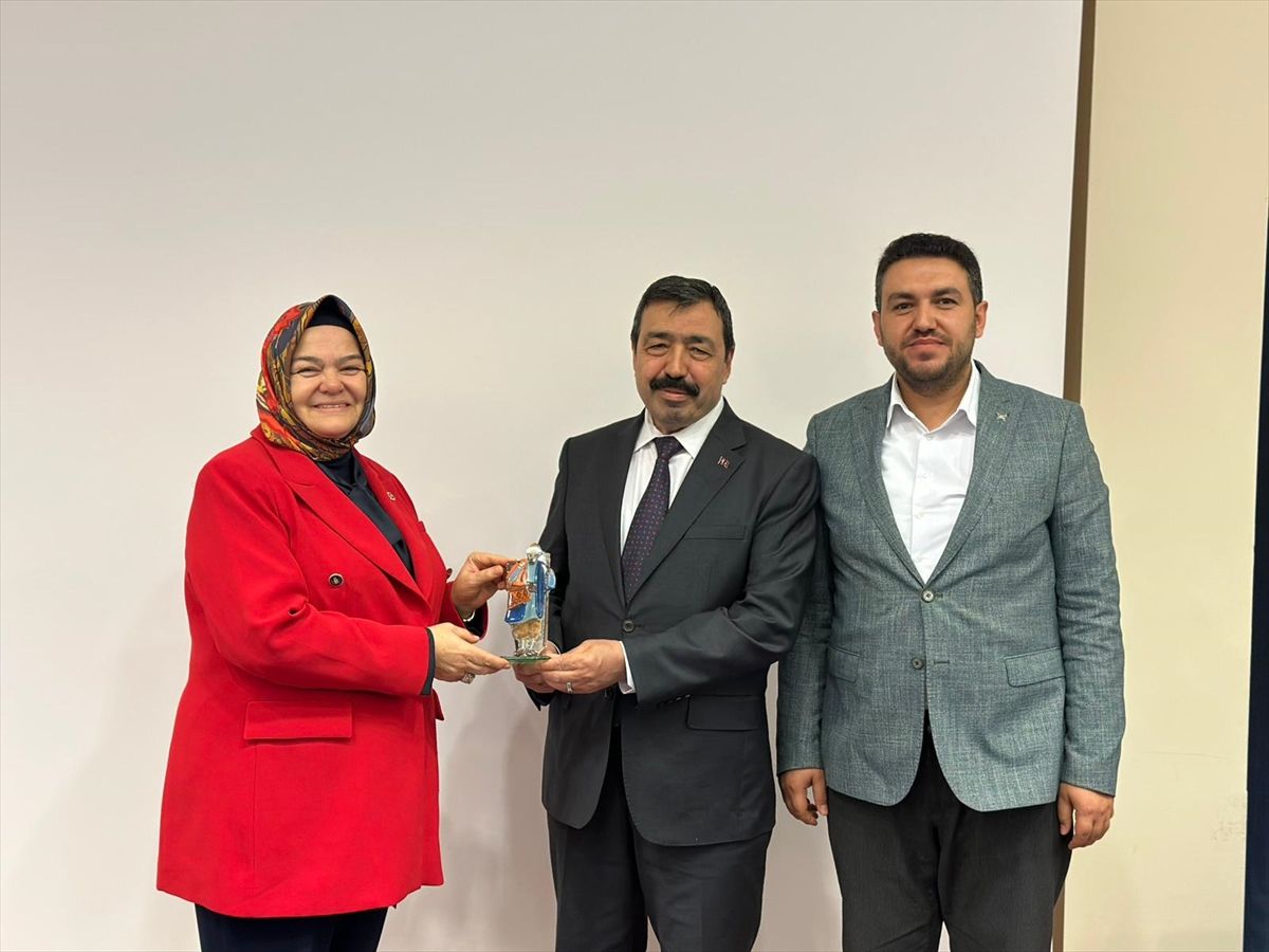 Gürcan Eskişehir\'de Ziyaret ve Programlar Düzenledi