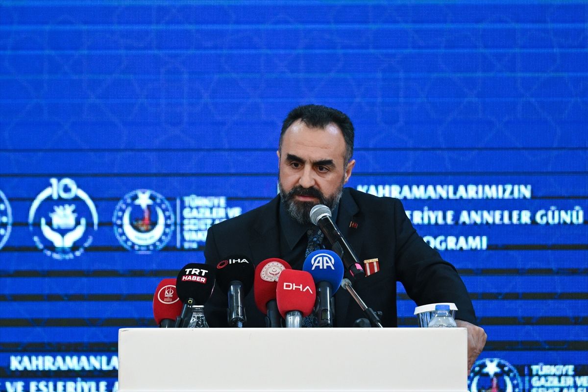 AK Parti Kadın Kolları Başkanı Ercan, "Kahramanlarımızın Anne ve Eşleriyle Anneler Günü Programı"nda konuştu Açıklaması