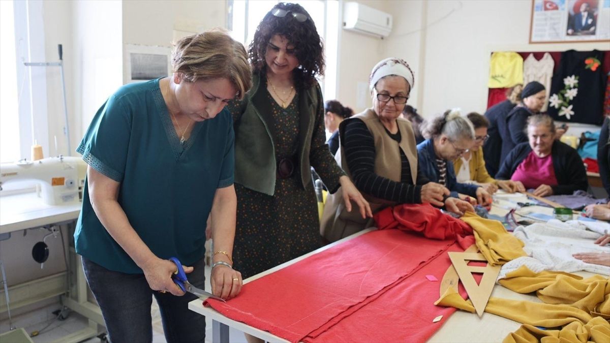 Kanser Tedavisi Gören Kadın, Dikiş Kursuyla Moral Buldu