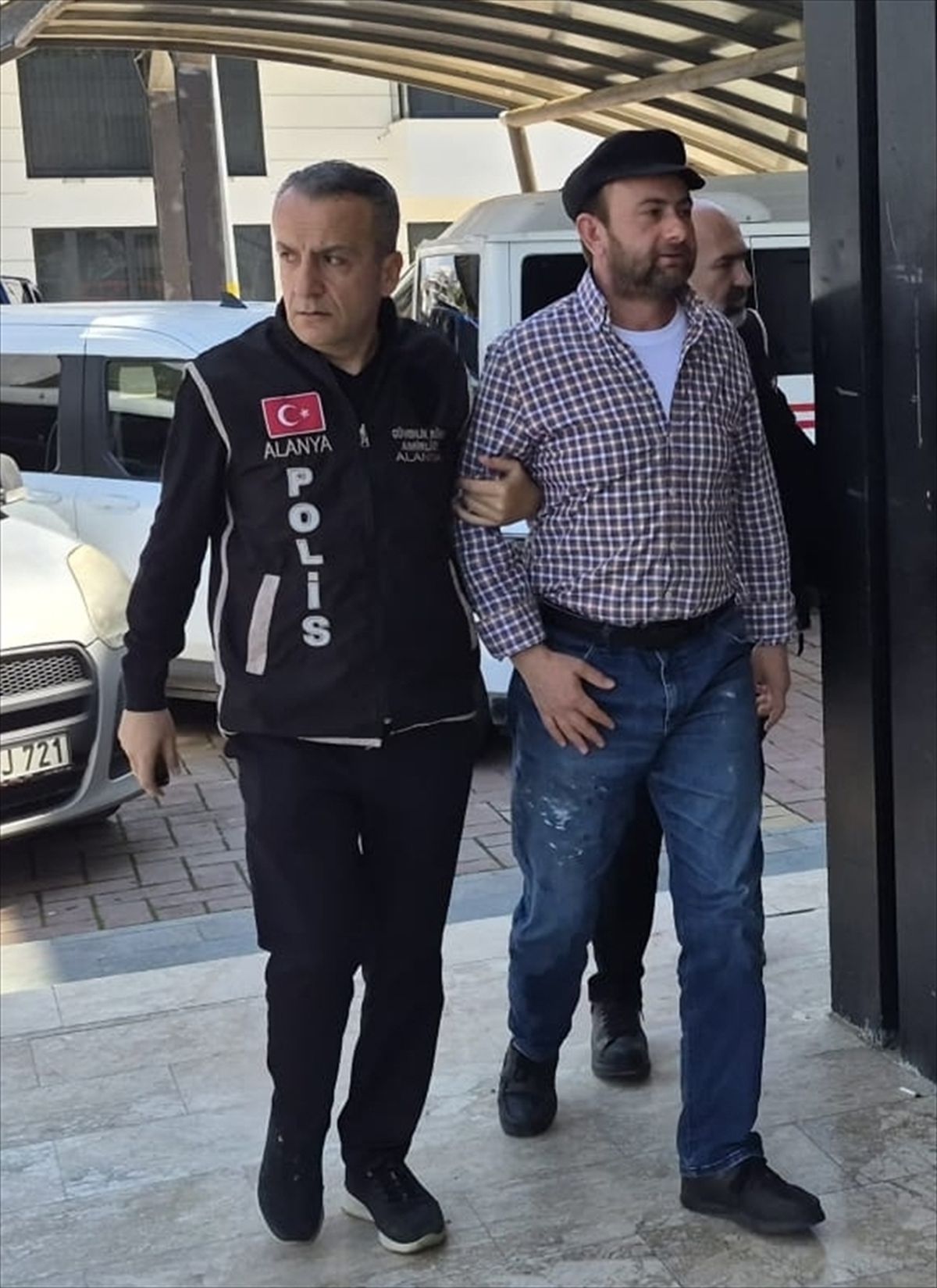 Alanya\'da sosyal medyadan Cumhurbaşkanı\'na hakaret eden şüpheli tutuklandı