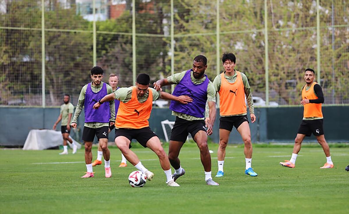 Alanyaspor Kasımpaşa hazırlıklarına başladı