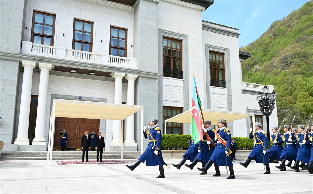 Aliyev ve Babis\'ten Enerji İşbirliği Vurgusu