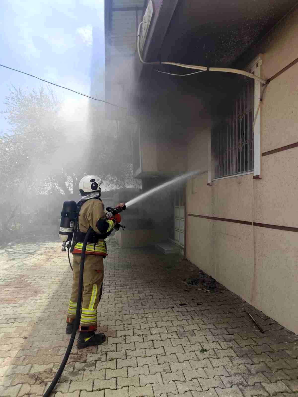 Antakya\'da ev yangını