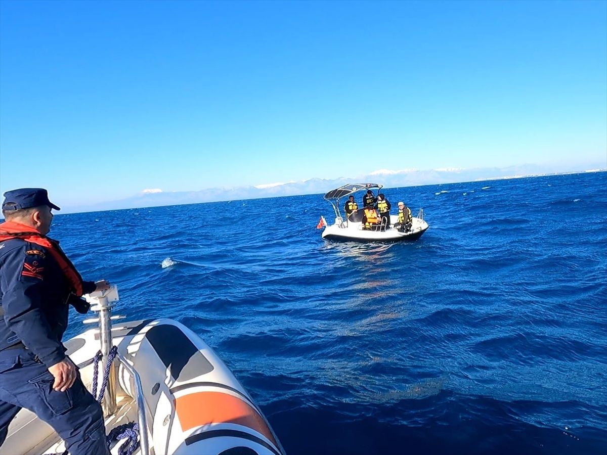 Aksu Açıklarında 5 Kişi Kurtarıldı