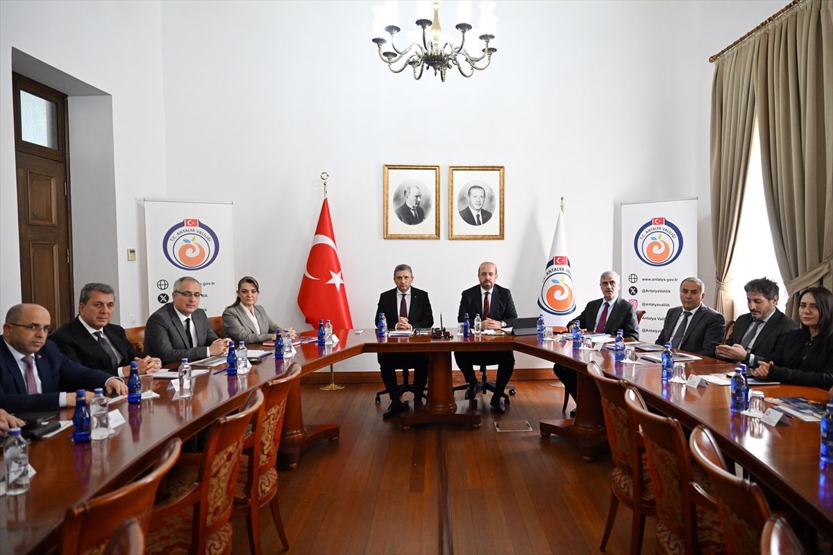 Antalya\'da Orman Yangınları İçin Toplantı Düzenlendi