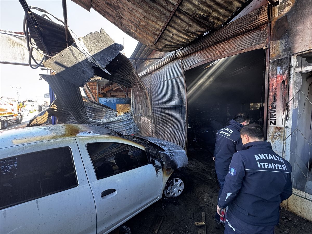 Kepez\'de Oto Dükkanında Yangın!