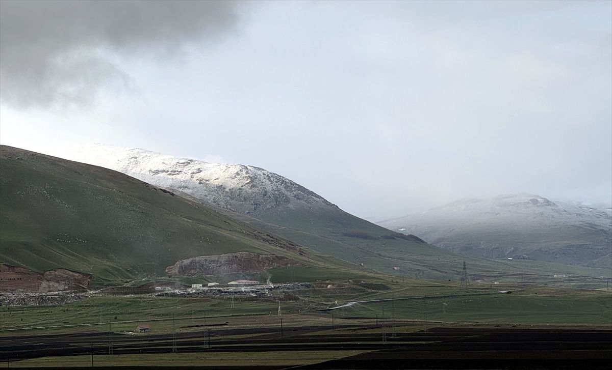 Ardahan\'da Mayıs\'ta Kar ve Dolu