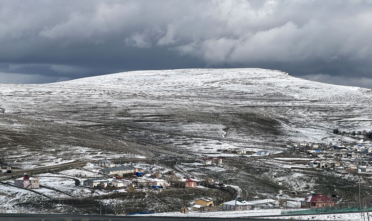 Ardahan\'da Kar Yağışı Etkili