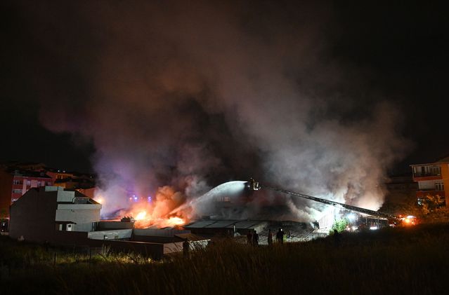 Arnavutköy’de Fabrika Yangını