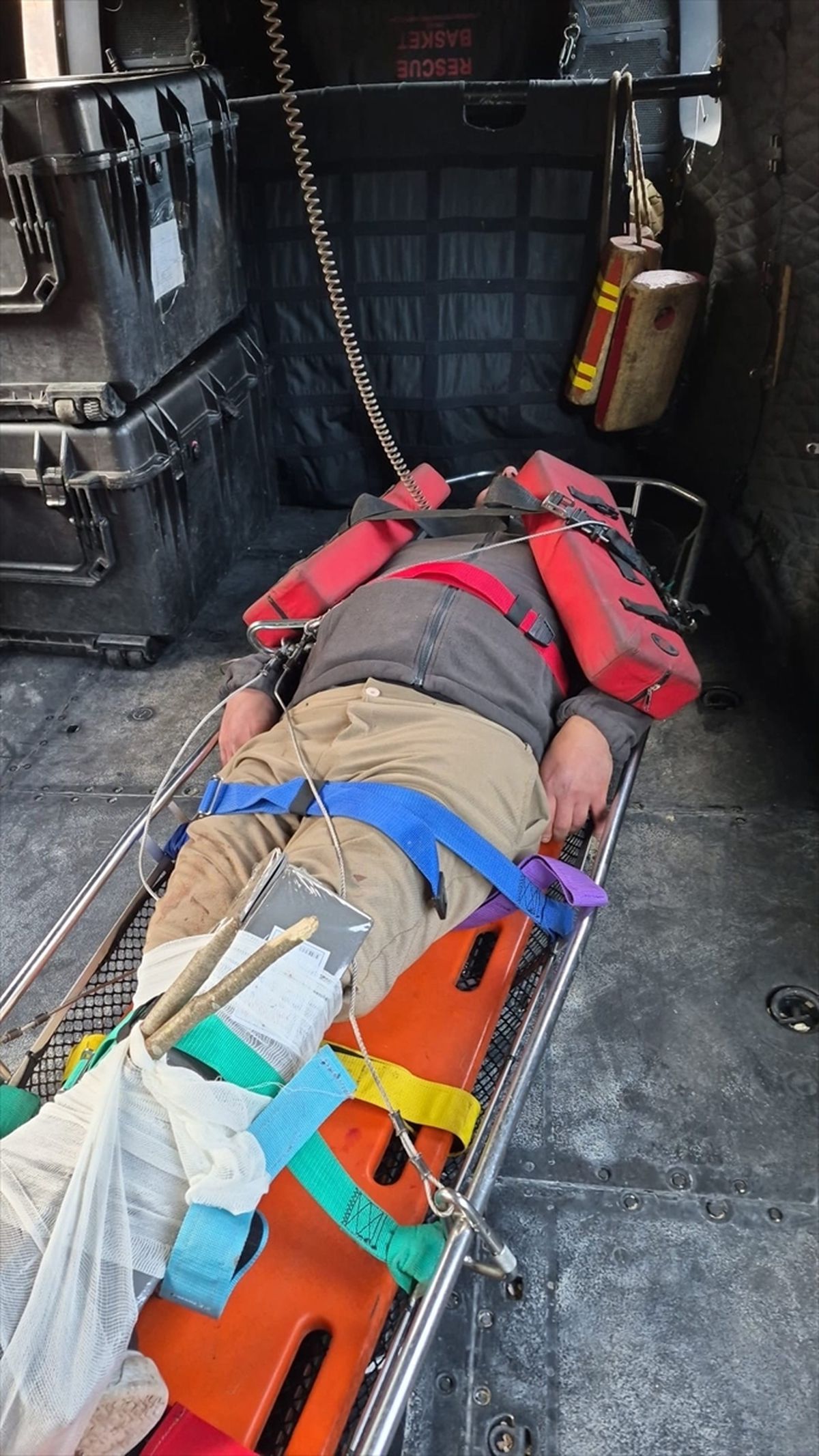 Kayalıktan Düşen Yürüyüşçü Kurtarıldı