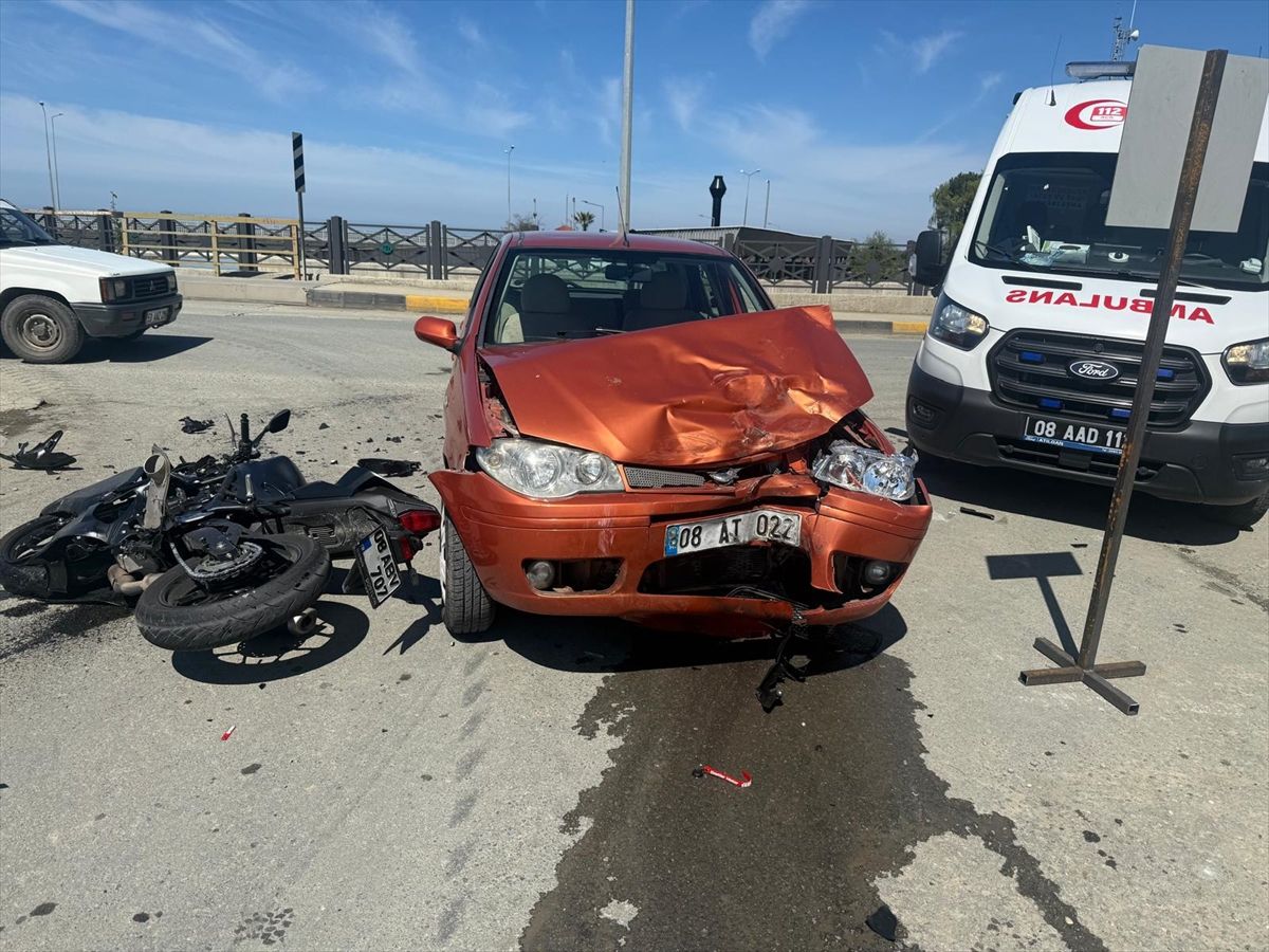 Arhavi\'de Motosiklet Kazası: Sürücü Hayatını Kaybetti