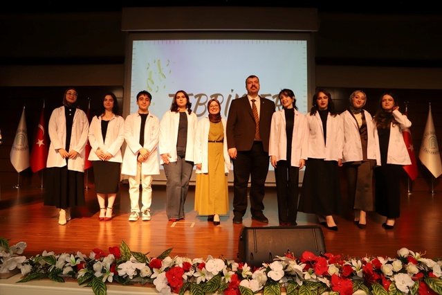 AYBÜ’de Önlük Giyme Töreni Düzenlendi
