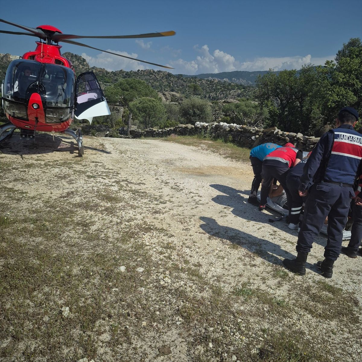 Astım Hastası Doktor Helikopterle Hastaneye Sevk Edildi