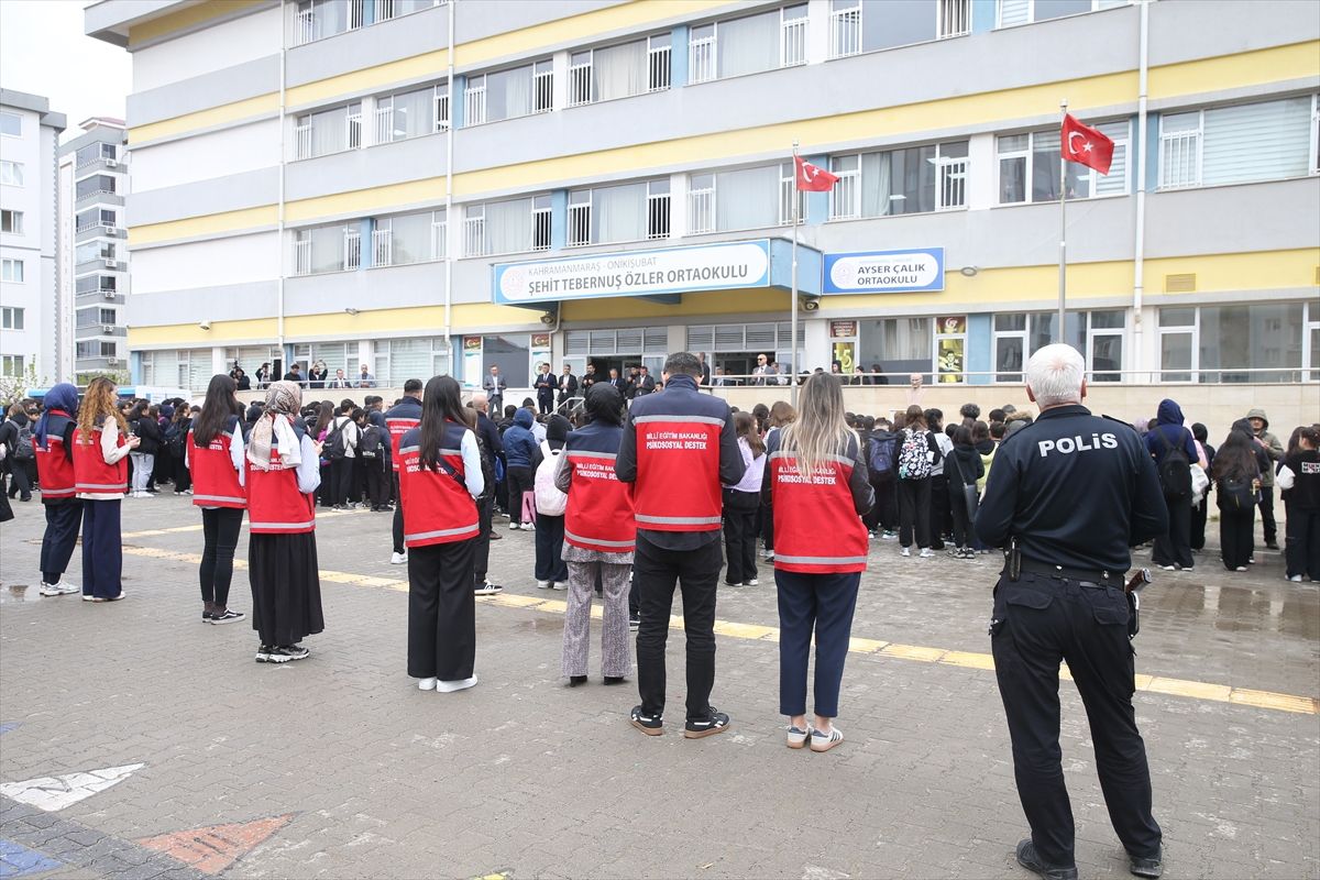 Ayser Çalık Ortaokulu öğrencileri farklı okul binasında eğitime yeniden başladı