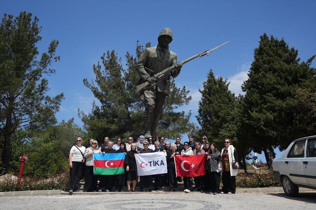 Azerbaycanlı şehit aileleri Tarihi Gelibolu Yarımadası\'nı gezdi