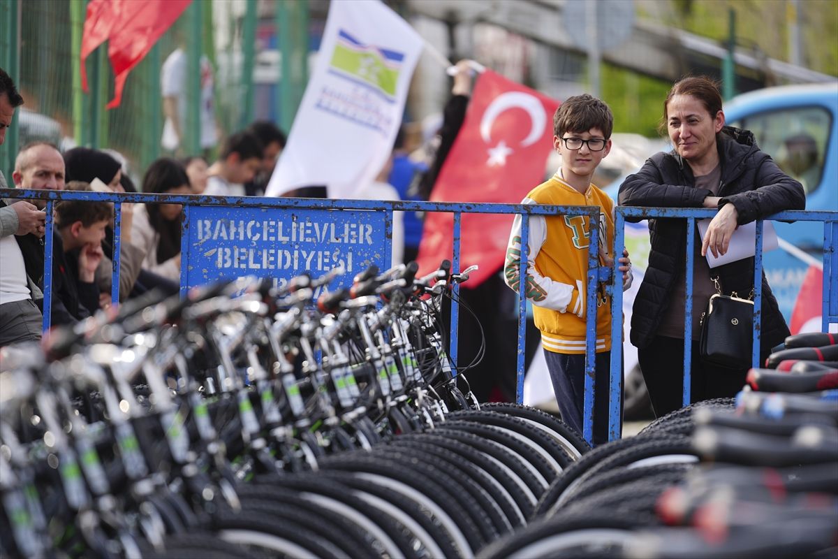 Bahçelievler’de 100 Çocuğa Bisiklet Hediye