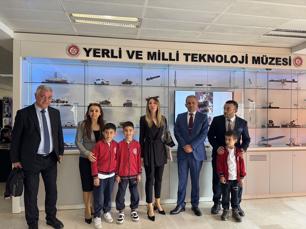 Bahçelievler\'de bir ilkokulda oluşturulan "Yerli ve Milli Teknoloji Gurur Müzesi" açıldı
