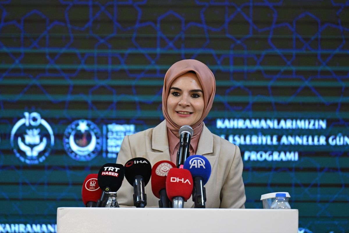 Bakan Göktaş, "Kahramanlarımızın Anne ve Eşleriyle Anneler Günü Programı"nda konuştu Açıklaması