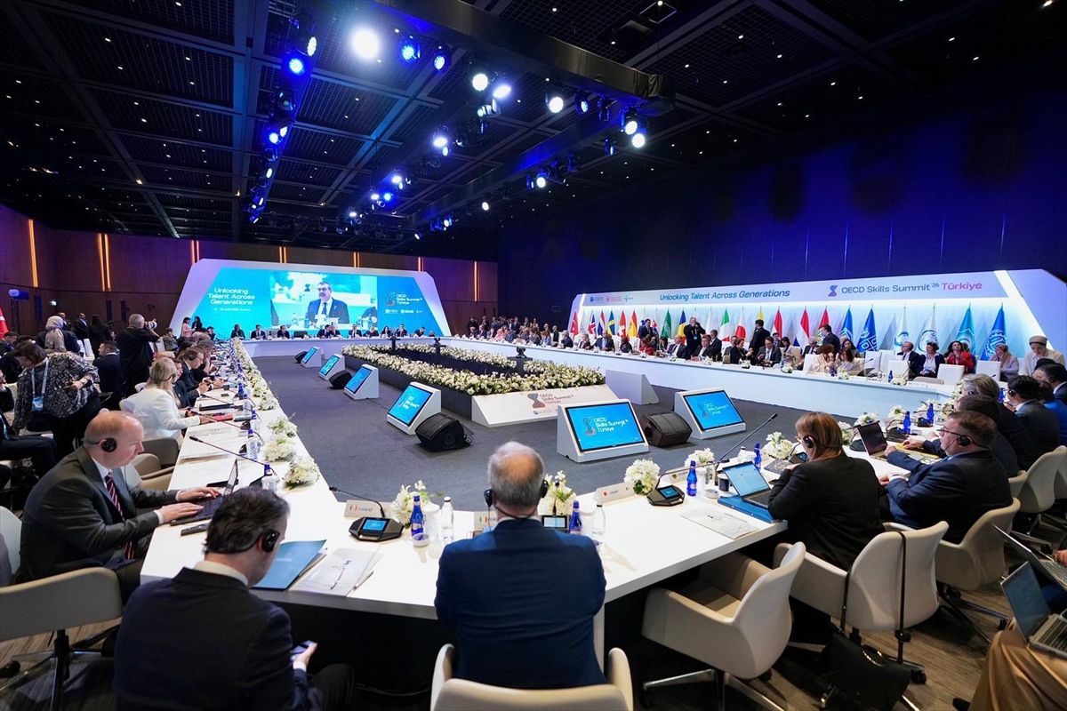 OECD Beceriler Zirvesi\'nde Eğitim Vurgusu