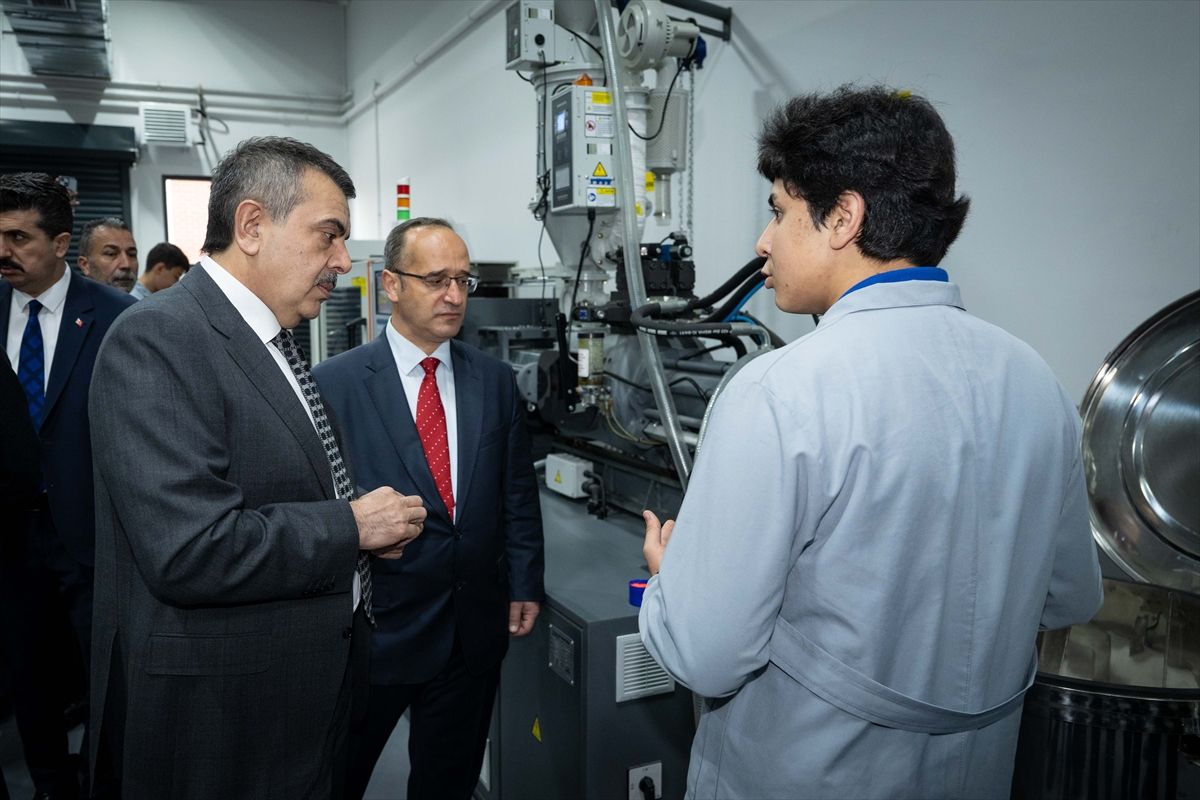Bakan Tekin, Teknopark Ankara İvedik OSB Mesleki ve Teknik Anadolu Lisesini ziyaret etti Açıklaması