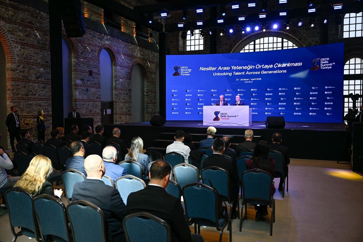 Bakanı Işıkhan, OECD Beceriler Zirvesi\'nde gazetecilerin sorularını yanıtladı Açıklaması