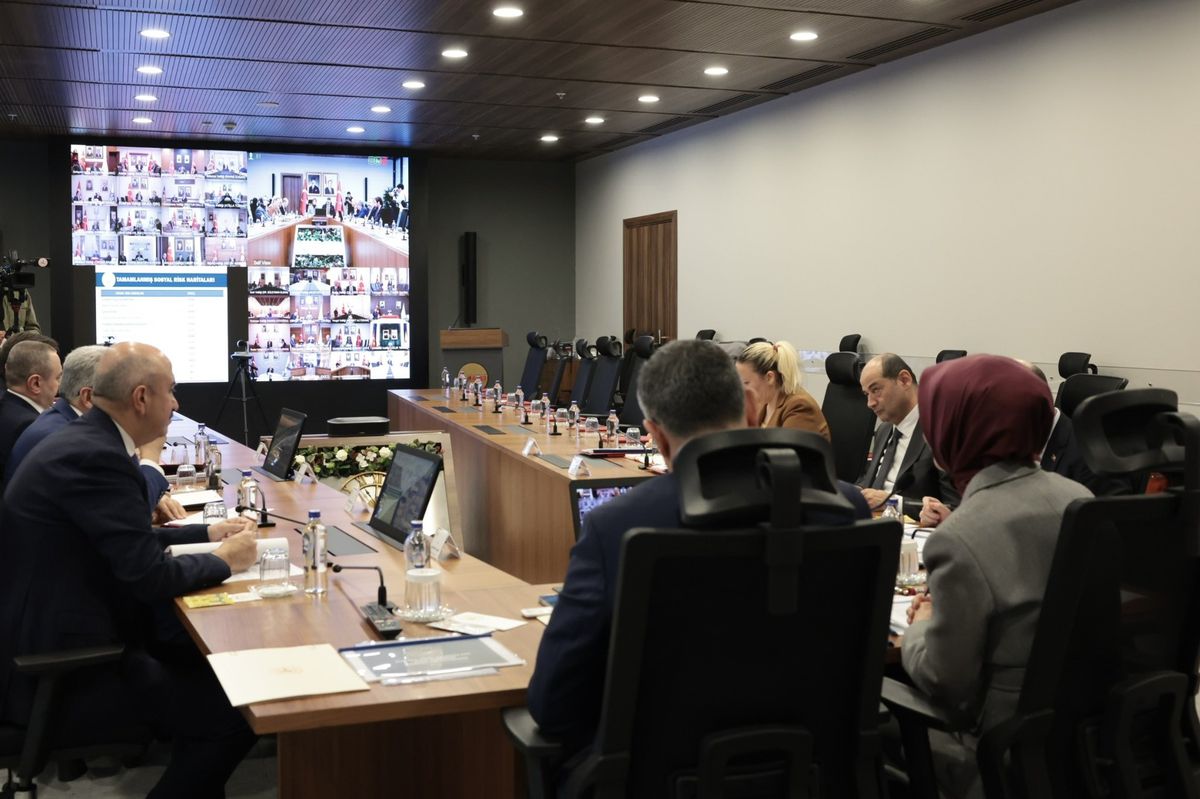 Bakanlar, Vali ve Müdürlerle Sosyal Hizmetler Üzerine Toplandı