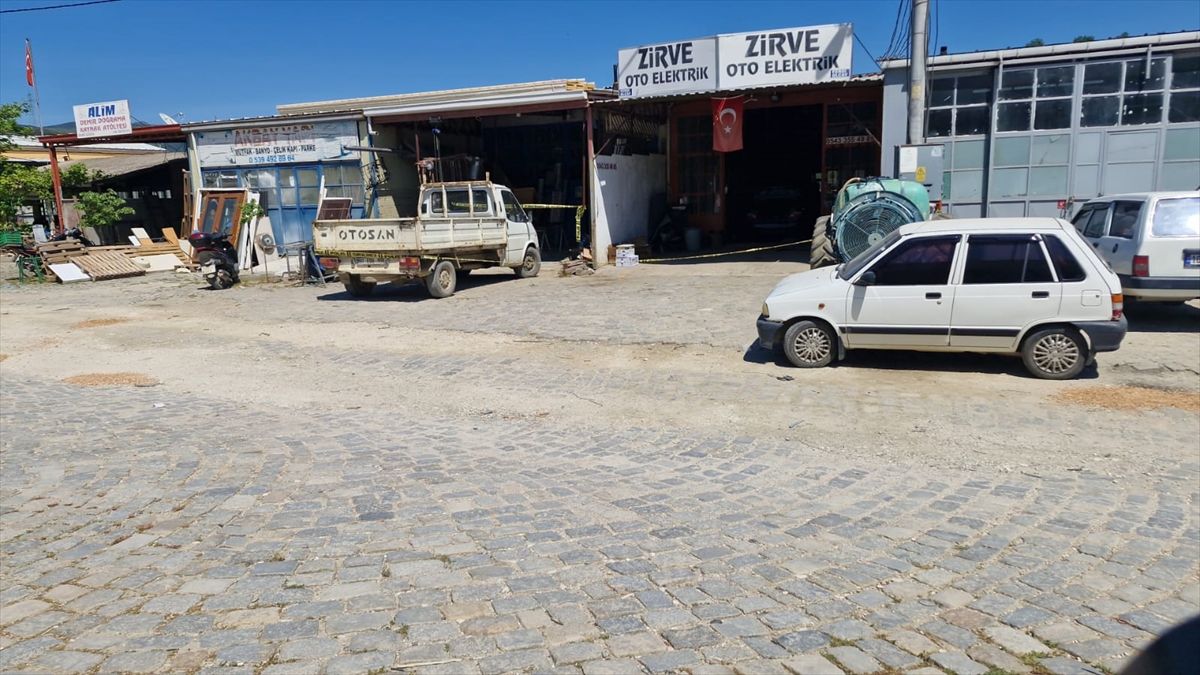 Erdek\'te Silahlı Kavga: 1 Yaralı