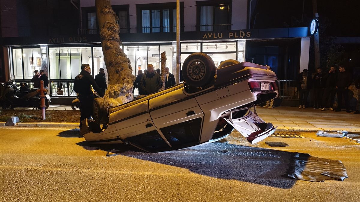 Balıkesir\'de Takla Atan Araçta 2 Yaralı