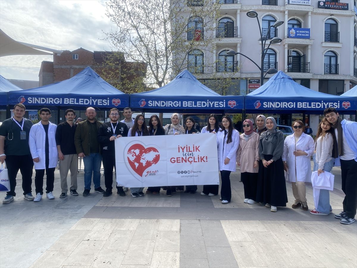 Sındırgı\'da Tıp Öğrencilerinden Sağlık Taraması