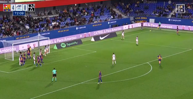 Barcelona kadın futbol takımı oyuncusu kornerden gol attı