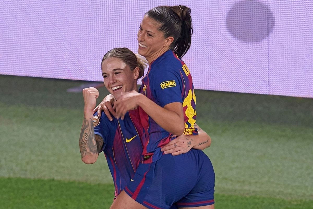 Barcelona kadın futbol takımı oyuncusu kornerden gol attı