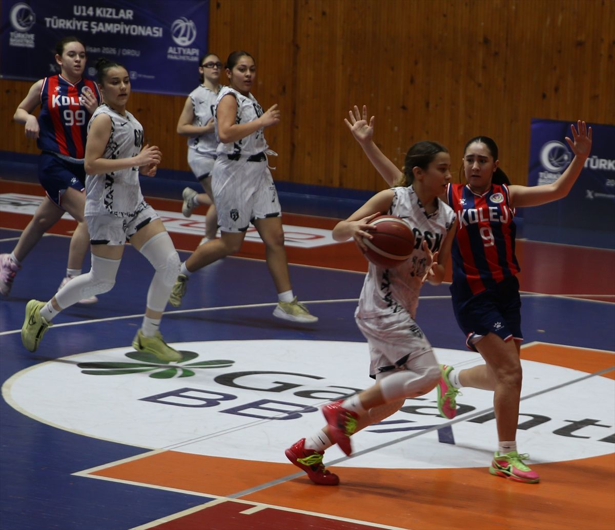 14 Yaş Altı Kızlar Türkiye Şampiyonası Devam Ediyor