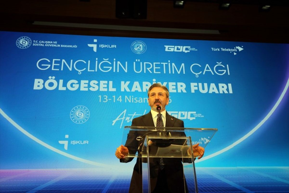 Batı Akdeniz Kariyer ve İstihdam Fuarı Antalya\'da başladı