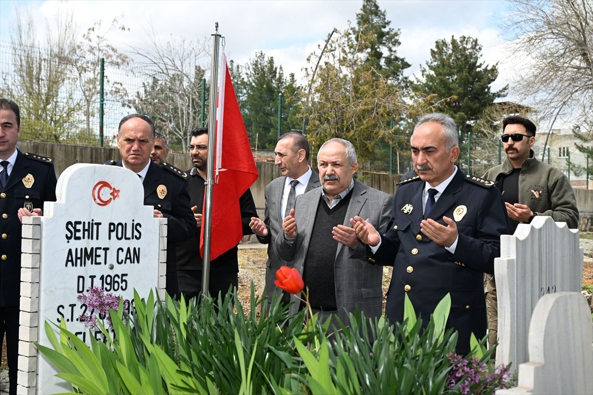 Batman İl Emniyet Müdürü Kaba şehitlerin mezarını ziyaret etti