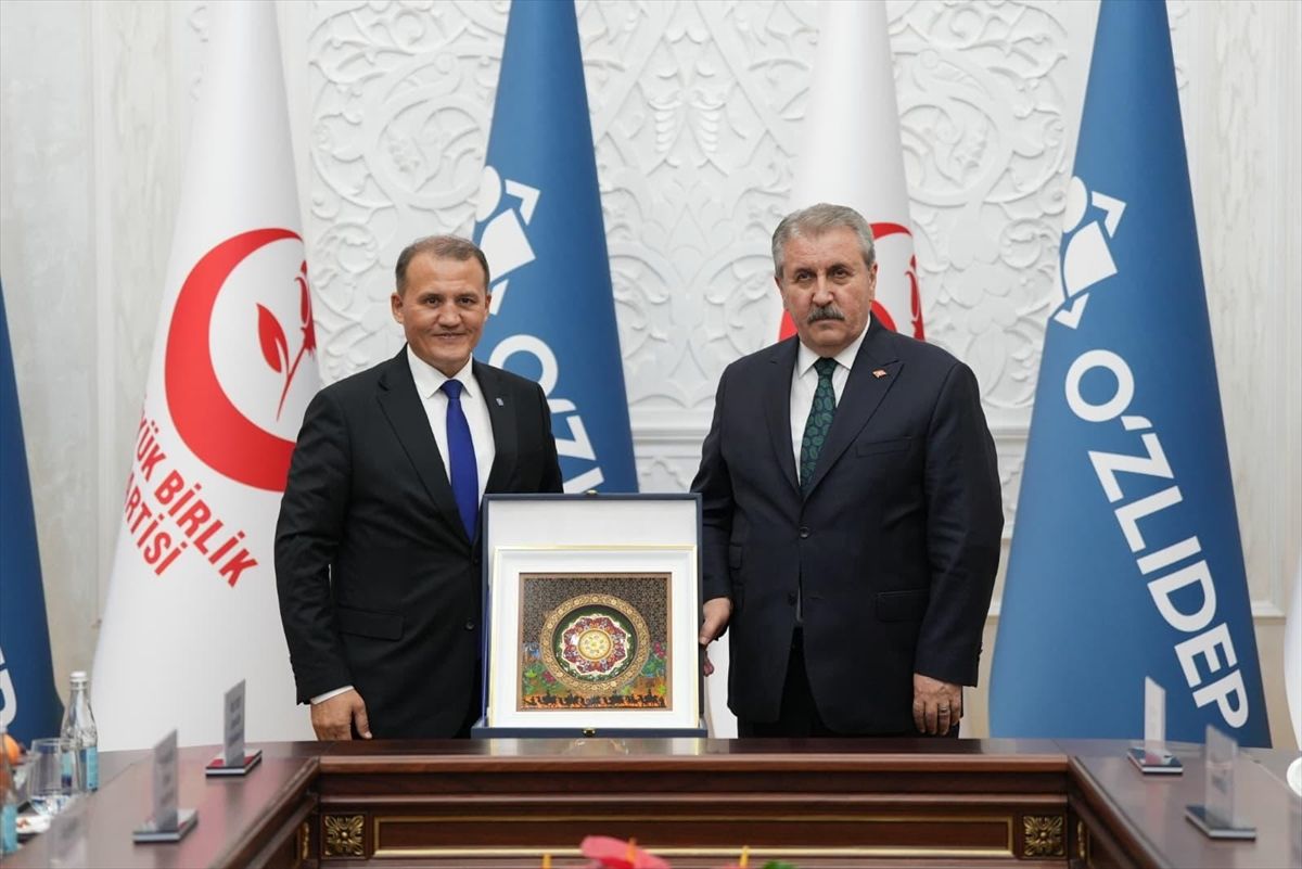 Destici Özbekistan\'da İlişkileri Güçlendirdi
