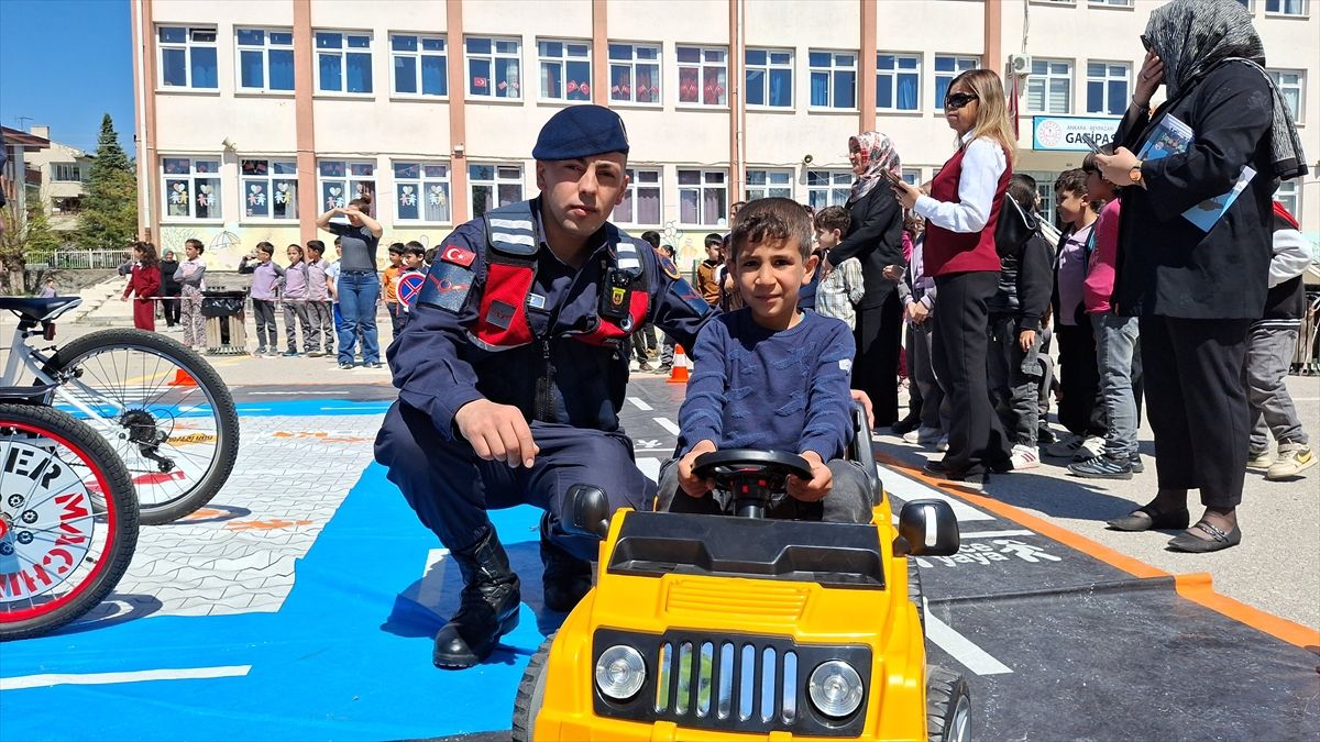 Beypazarı\'nda Öğrencilere Trafik Eğitimi