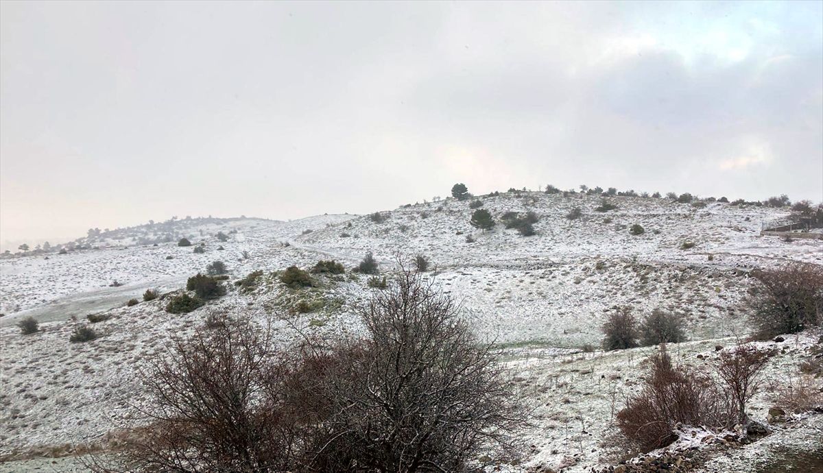 Beypazarı\'nda Kar Yağışı Başladı