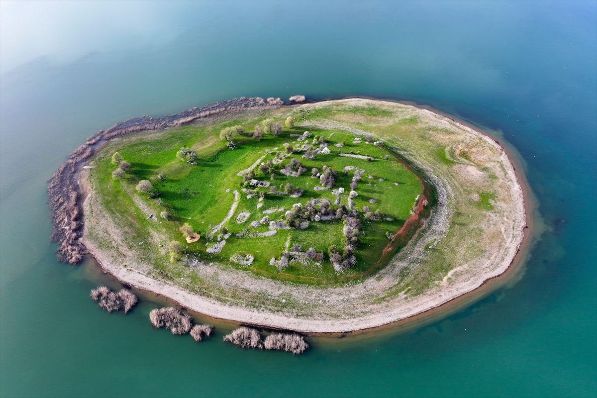 Beyşehir Gölü\'nde Doğanın Uyanışı