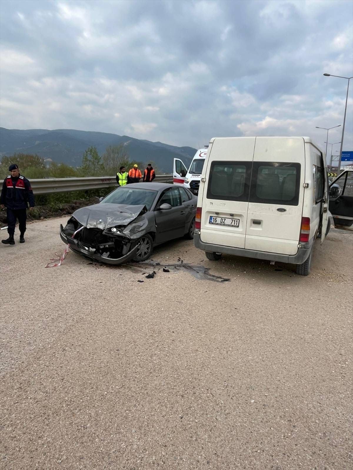 Osmaneli\'nde Trafik Kazası: 3 Yaralı