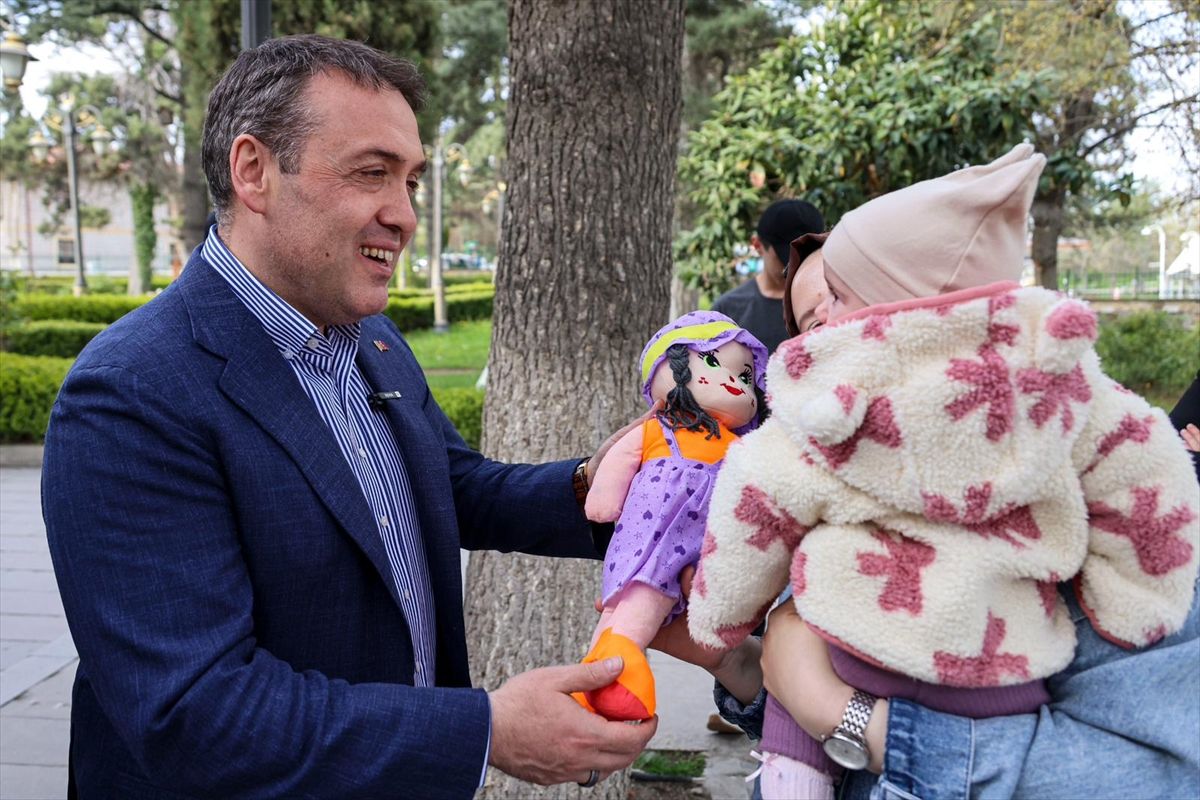 Vali Sözer, Ertuğrul Gazi Türbesini Ziyaret Etti