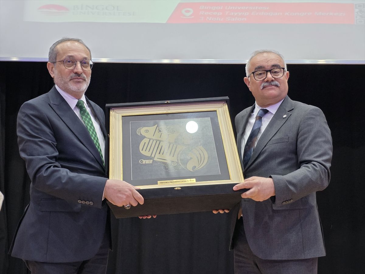 Bingöl\'de "Türk Havacılık Tarihi ve TUSAŞ" konulu konferans düzenlendi
