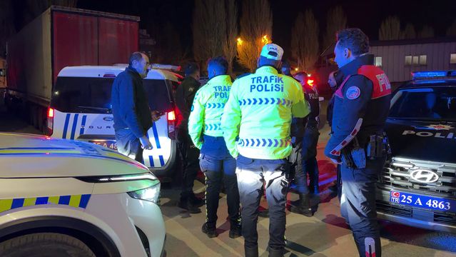 Bisiklete Çarpan Sürücü Kaçtı, Çocuk Hastanede Hayata Döndü