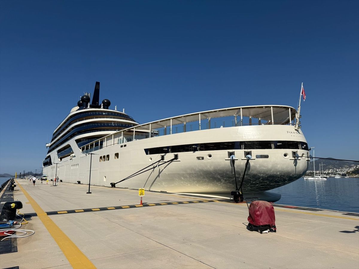 Bodrum\'a Lüks Kruvaziyer Geldi
