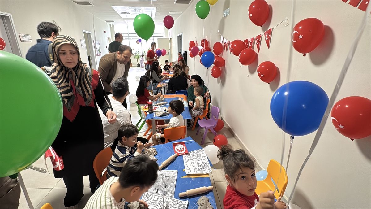 Bodrum\'da Hastanedeki Çocuklar İçin 23 Nisan Şenliği