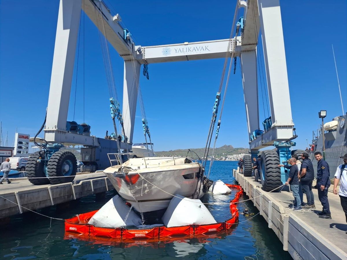 Bodrum\'da Yangın Kayıpları Denizden Çıkartılıyor
